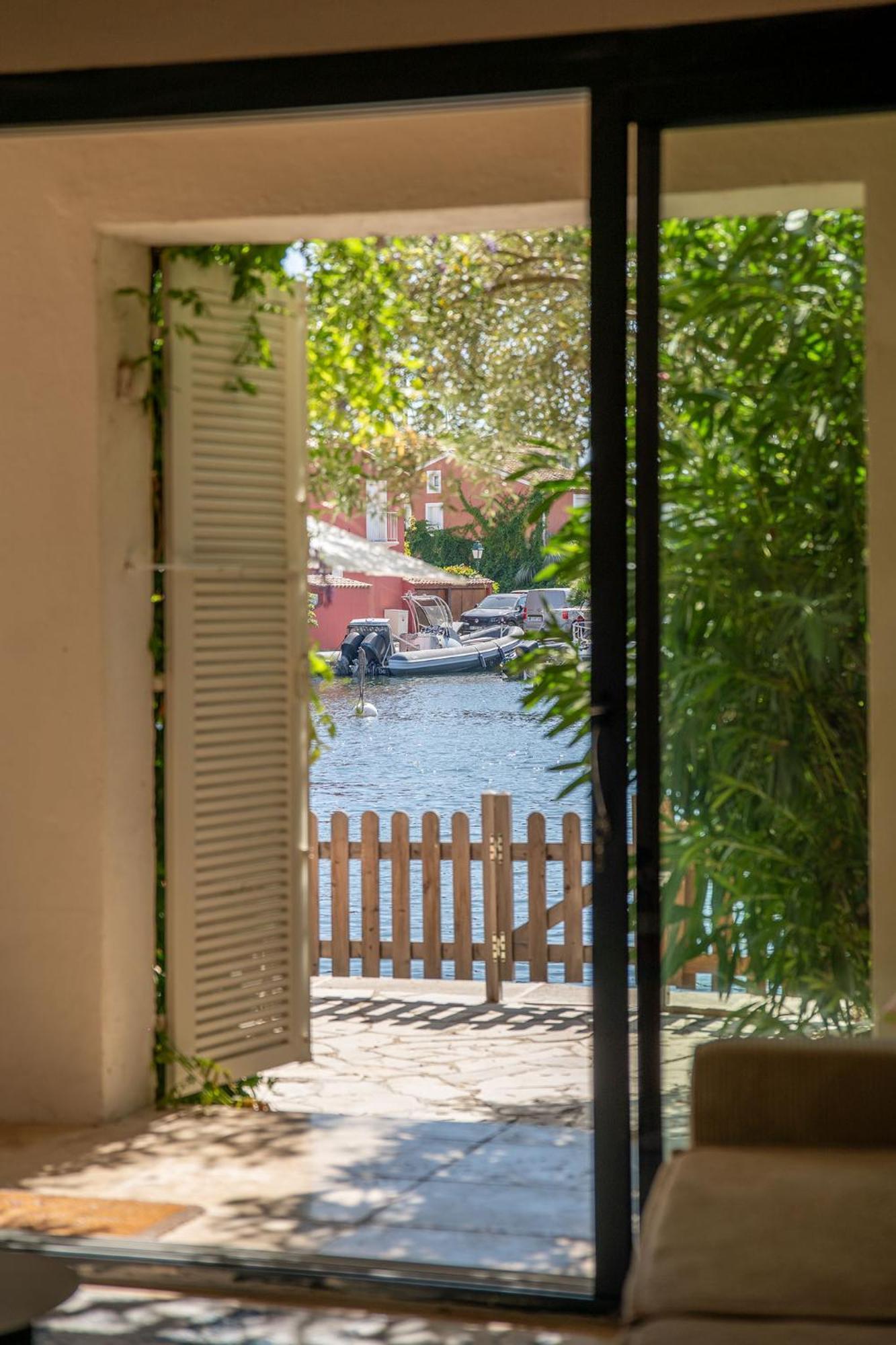 Appartement Amour Terrasse Sur L'Eau Grimaud Exterior photo
